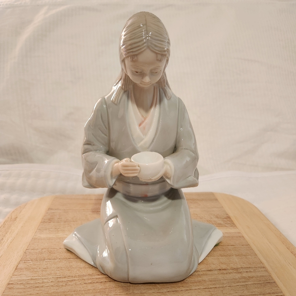 Japanese Antique Porcelain Figure A-053, Tea Ceremony, Japan, 1930's